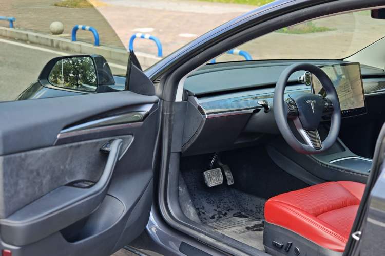 Used Tesla Model 3 2021 Standard Range Rear-Wheel Drive Upgraded Version 3D6 Interior 4