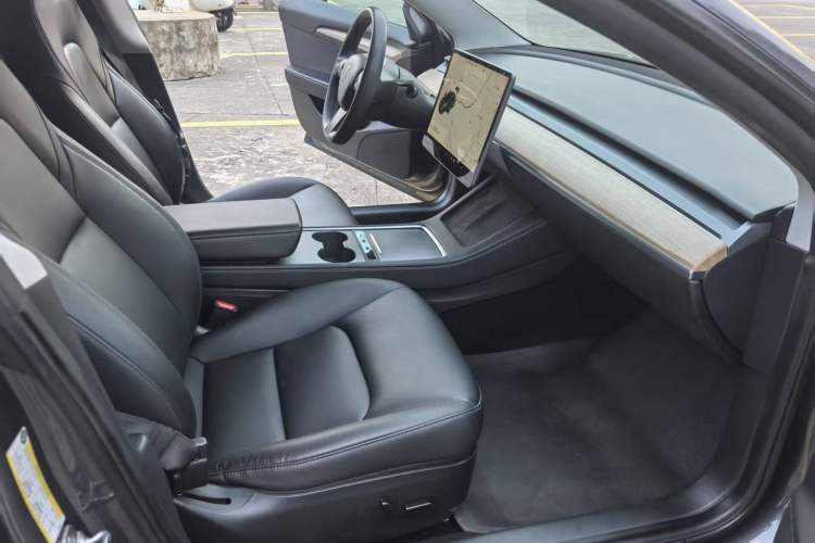 Used Tesla Model 3 2021 Standard Range Rear-Drive Upgraded Version Interior 4