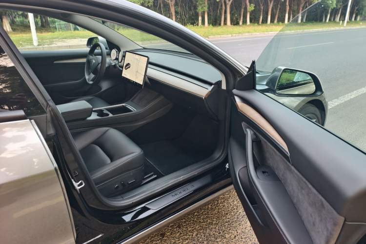 Used Tesla Model 3 2021 Performance High-Performance All-Wheel-Drive Version Interior 6