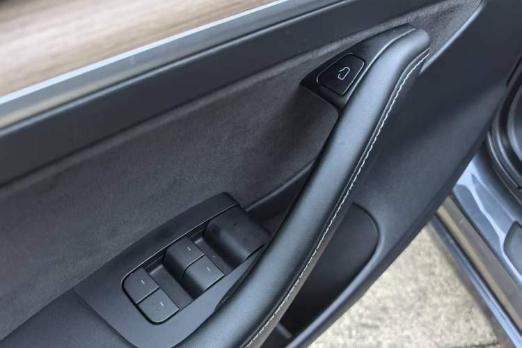 Used Tesla Model 3 2021 Standard Range Rear-Drive Upgraded Version Interior 9