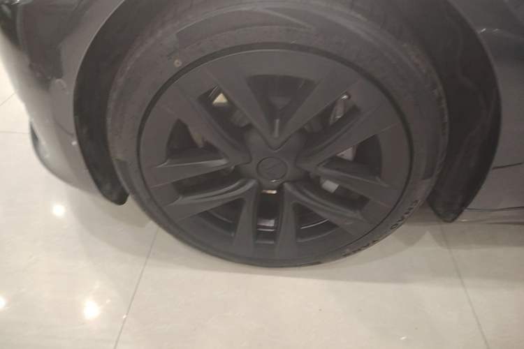 Used Tesla Model 3 2021 Standard Range Rear-Drive Upgraded Version Left Front Wheel Hub