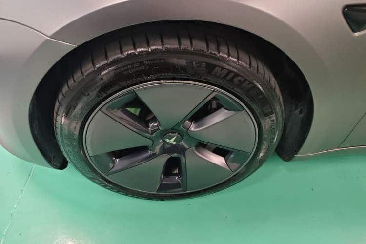 Used Tesla Model 3 2021 Standard Range Rear-Drive Upgraded Version Left Front Wheel Hub