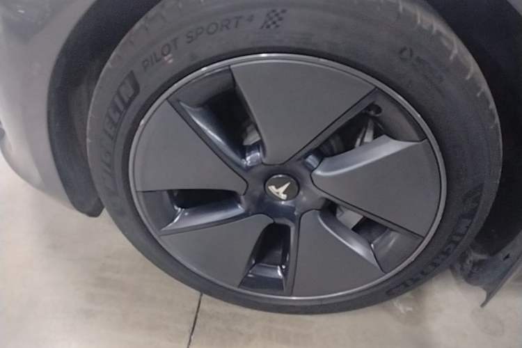 Used Tesla Model 3 2021 Standard Range Rear-Drive Upgraded Version Left Front Wheel Hub