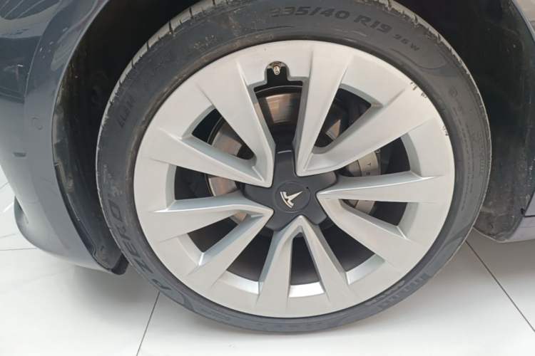 Used Tesla Model 3 2021 Standard Range Rear-Wheel Drive Upgraded Version 3D6 Left Front Wheel Hub