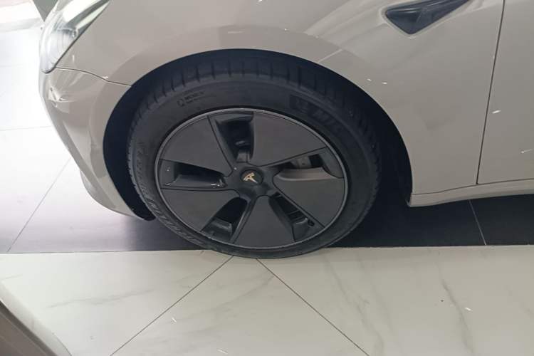Used Tesla Model 3 2021 Standard Range Rear-Wheel Drive Upgraded Version 3D6 Left Front Wheel Hub
