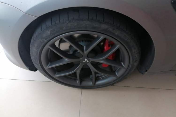 Used Tesla Model 3 2021 Performance High-Performance All-Wheel-Drive Version 3D6 Left Front Wheel Hub