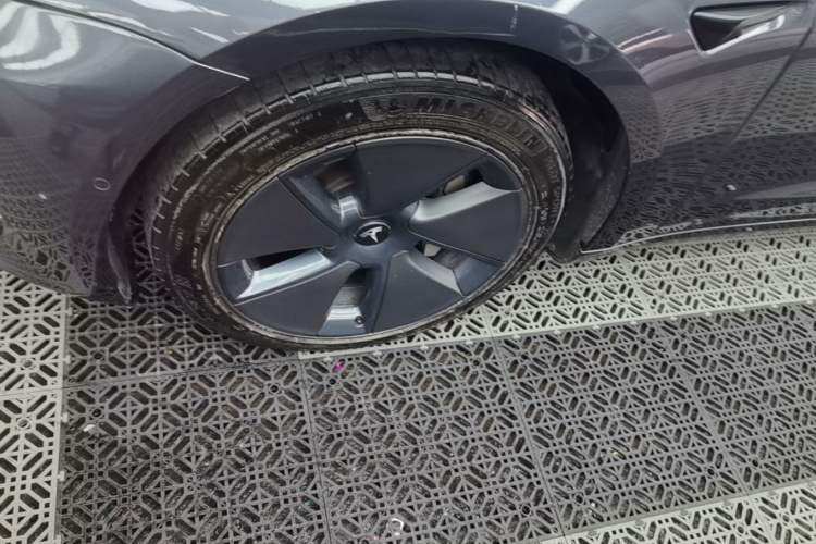 Used Tesla Model 3 2021 Standard Range Rear-Wheel Drive Upgraded Version 3D6 Left Front Wheel Hub