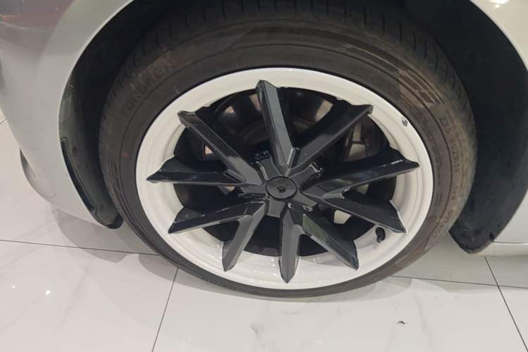 Used Tesla Model 3 2021 Standard Range Rear-Wheel Drive Upgraded Version 3D6 Left Front Wheel Hub