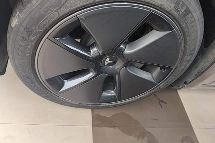 Used Tesla Model 3 2021 Standard Range Rear-Drive Upgraded Version Left Front Wheel Hub