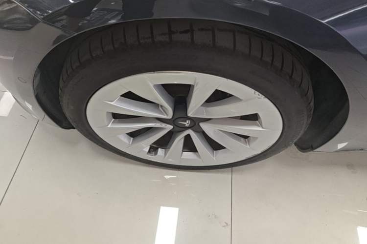 Used Tesla Model 3 2021 Standard Range Rear-Wheel Drive Upgraded Version 3D6 Left Front Wheel Hub