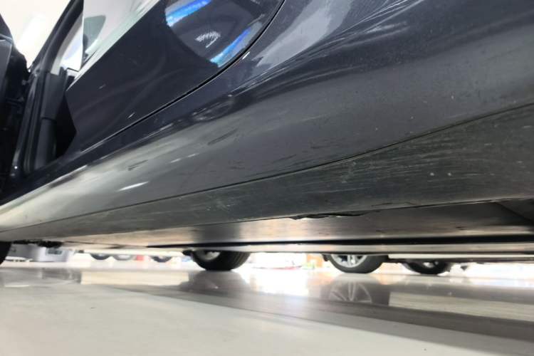 Used Tesla Model 3 2021 Performance High-Performance All-Wheel-Drive Version Left Side Sill