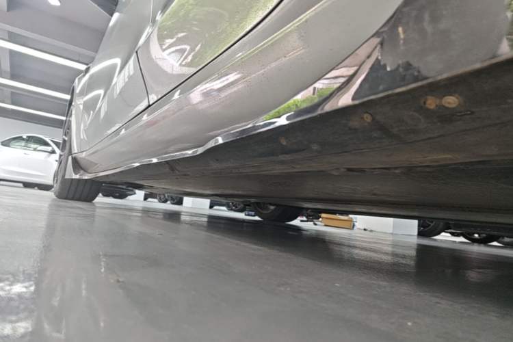 Used Tesla Model 3 2021 Performance High-Performance All-Wheel-Drive Version Left Side Sill
