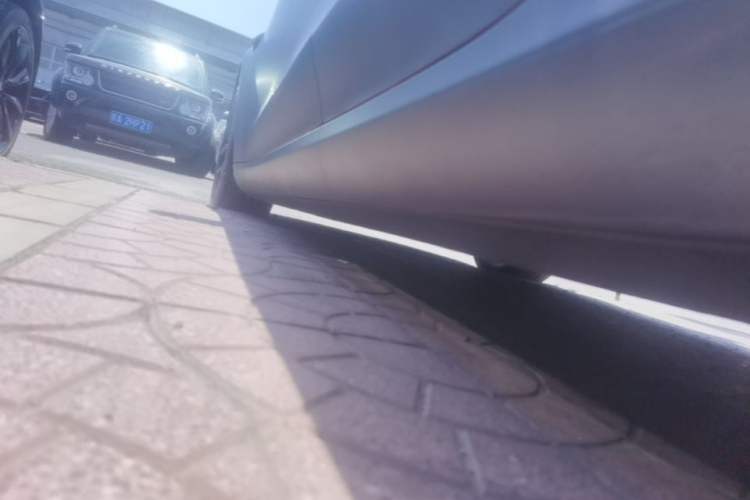 Used Tesla Model 3 2021 Performance High-Performance All-Wheel-Drive Version 3D6 Left Side Sill