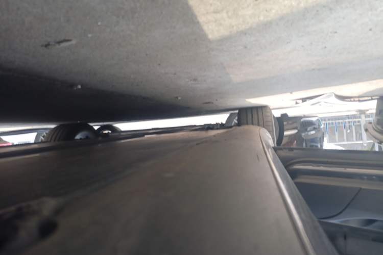 Used Tesla Model 3 2021 Performance High-Performance All-Wheel-Drive Version Left Side Sill