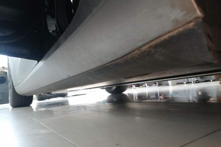 Used Tesla Model 3 2021 Performance High-Performance All-Wheel-Drive Version 3D6 Left Side Sill