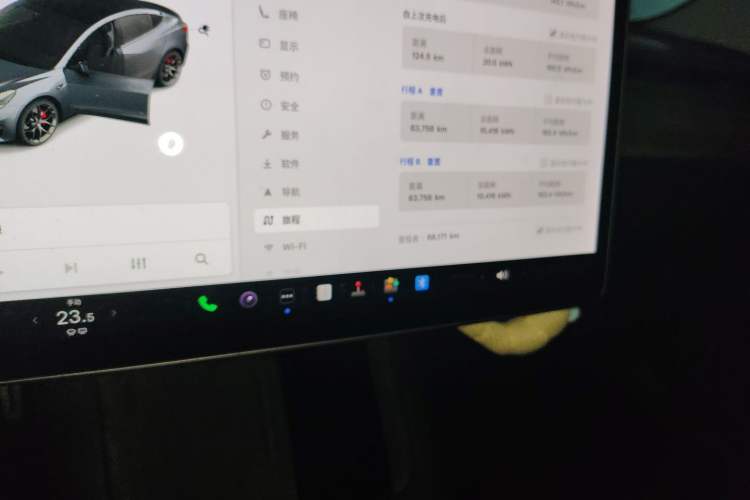 Used Tesla Model 3 2021 Performance High-Performance All-Wheel-Drive Version Odometer Close Up