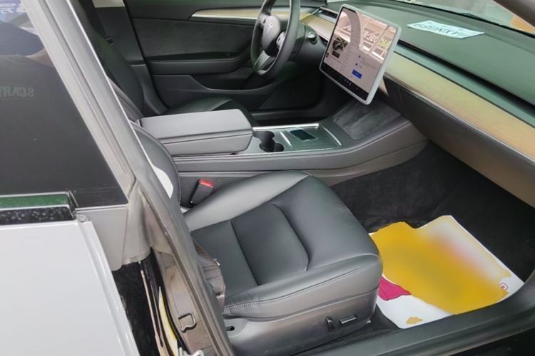 Used Tesla Model 3 2021 Revised Version II – Performance High-Performance All-Wheel-Drive Edition Right Front Seat