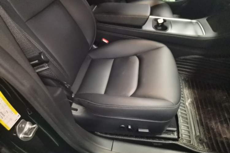 Used Tesla Model 3 2021 Standard Range Rear-Drive Upgraded Version Right Front Seat