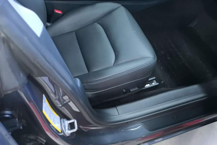 Used Tesla Model 3 2021 Standard Range Rear-Drive Upgraded Version Right Front Seat