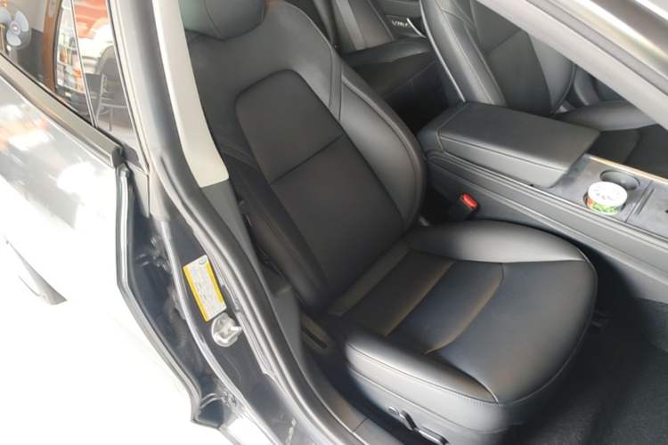Used Tesla Model 3 2021 Standard Range Rear-Drive Upgraded Version Right Front Seat