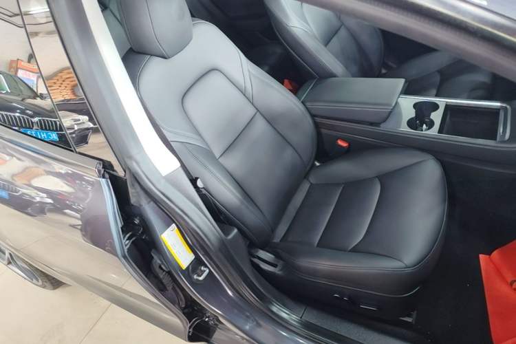 Used Tesla Model 3 2021 Performance High-Performance All-Wheel-Drive Version Right Front Seat