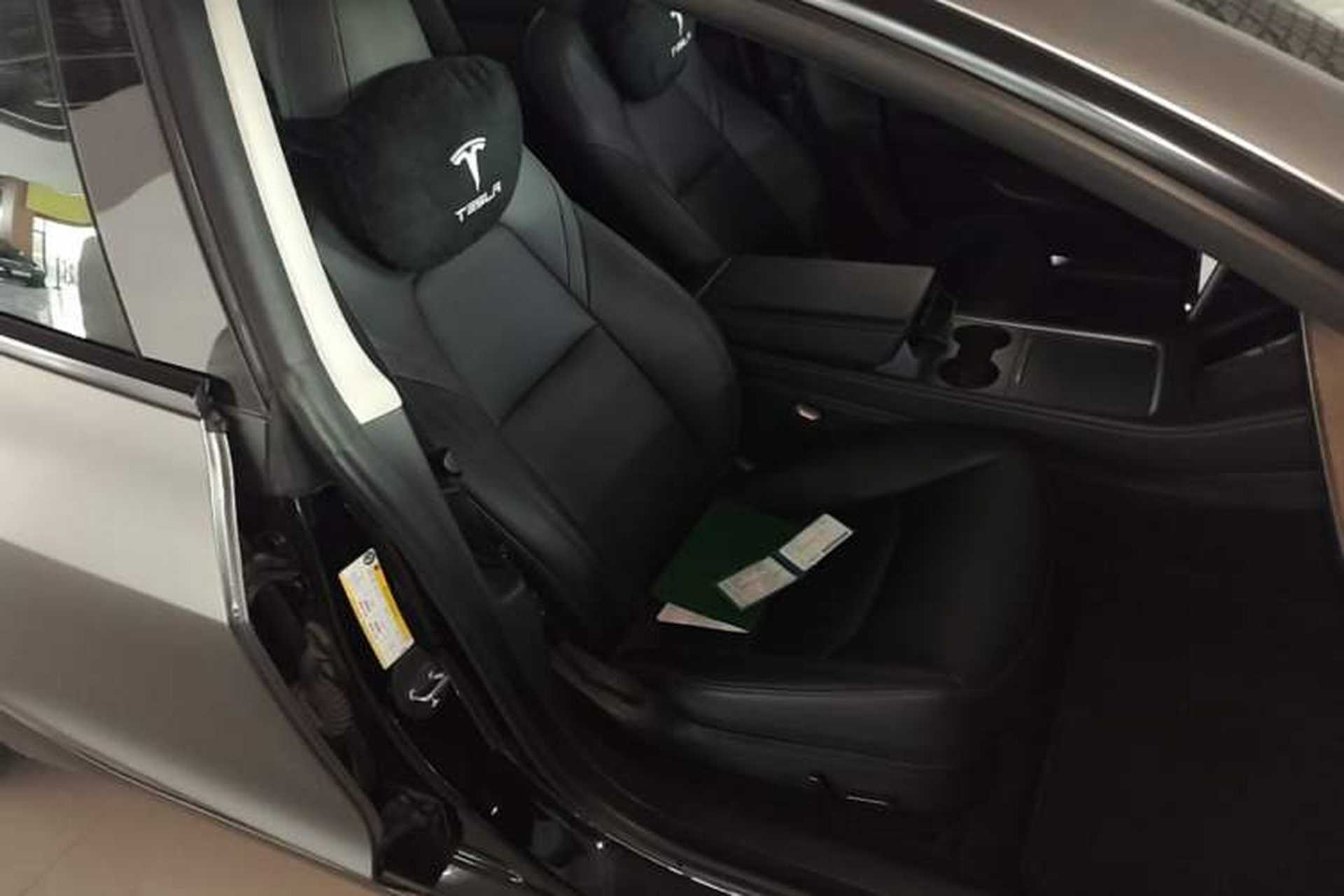 Used Tesla Model 3 2021 Revised Version II – Performance High-Performance All-Wheel-Drive Edition Right Front Seat