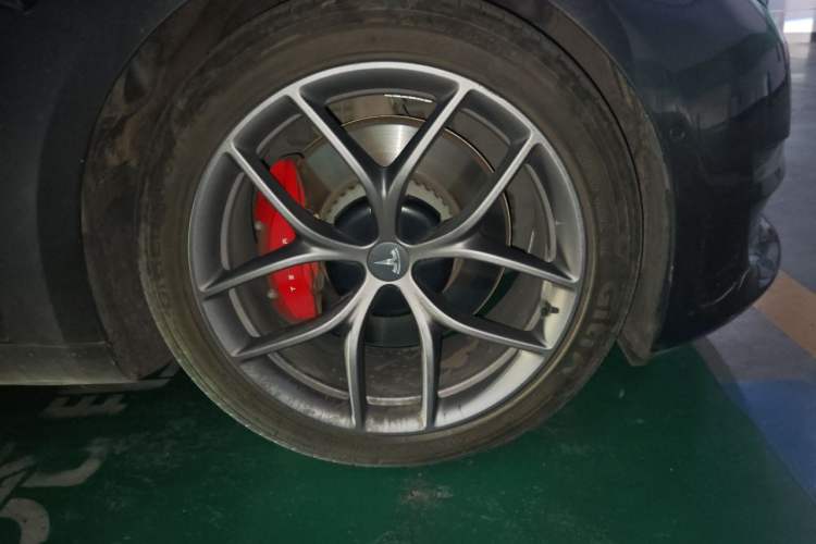 Used Tesla Model 3 2021 Revised Performance Version with All-Wheel Drive 3D1 Right Front Wheel Hub
