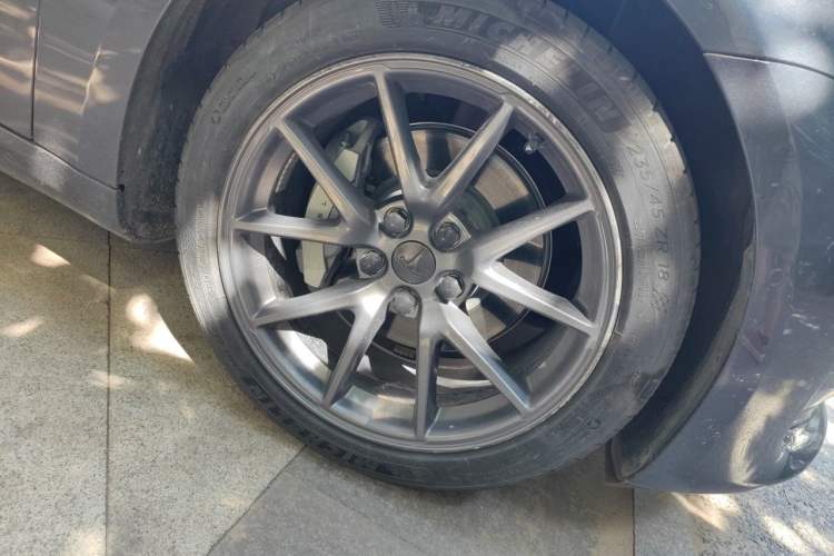 Used Tesla Model 3 2021 Standard Range Rear-Wheel Drive Upgraded Version 3D6 Right Front Wheel Hub
