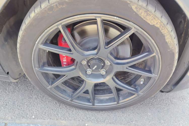 Used Tesla Model 3 2021 Standard Range Rear-Wheel Drive Upgraded Version 3D6 Right Front Wheel Hub