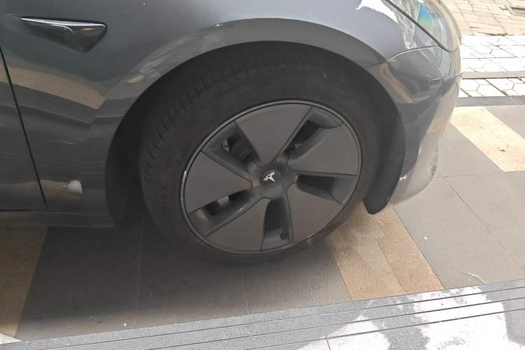 Used Tesla Model 3 2021 Standard Range Rear-Wheel Drive Upgraded Version 3D6 Right Front Wheel Hub