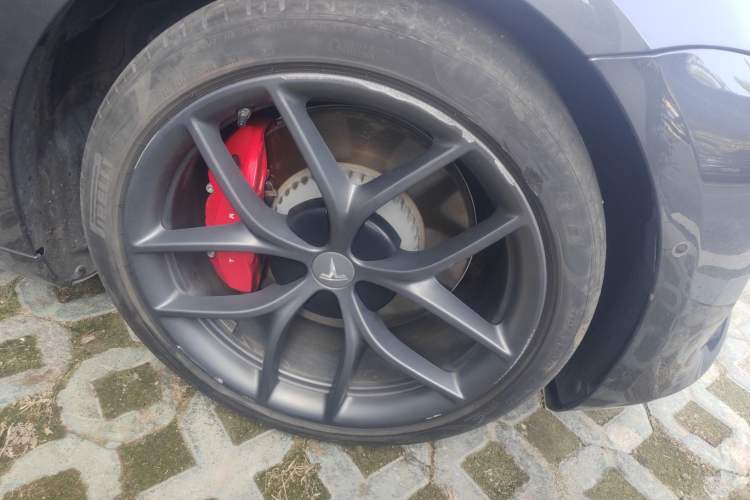 Used Tesla Model 3 2021 Performance High-Performance All-Wheel-Drive Version 3D6 Right Front Wheel Hub