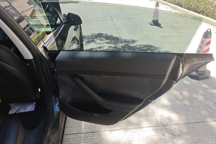Used Tesla Model 3 2021 Revised Performance Version with All-Wheel Drive 3D1 Right Rear Door Interior