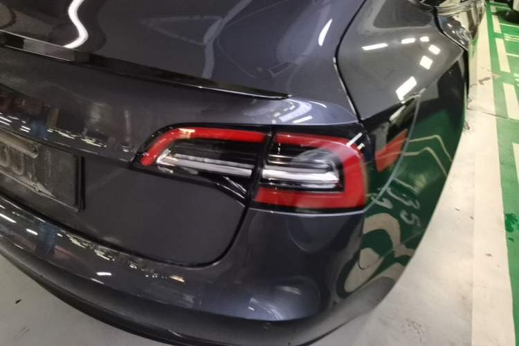 Used Tesla Model 3 2021 Standard Range Rear-Wheel Drive Upgraded Version 3D6 Right Rear Taillight
