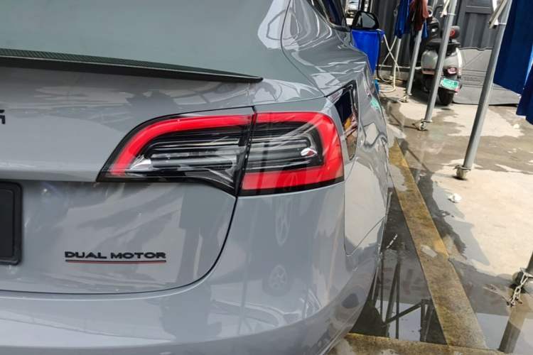 Used Tesla Model 3 2021 Revised Version II – Performance High-Performance All-Wheel-Drive Edition Right Rear Taillight