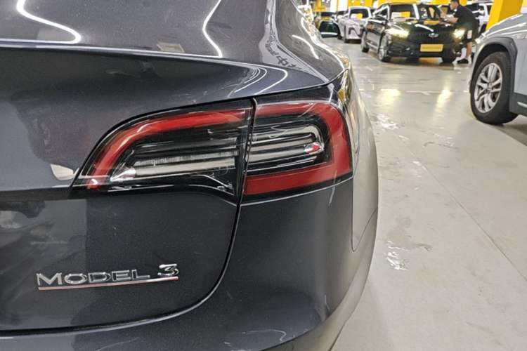 Used Tesla Model 3 2021 Revised Performance Version with All-Wheel Drive 3D1 Right Rear Taillight