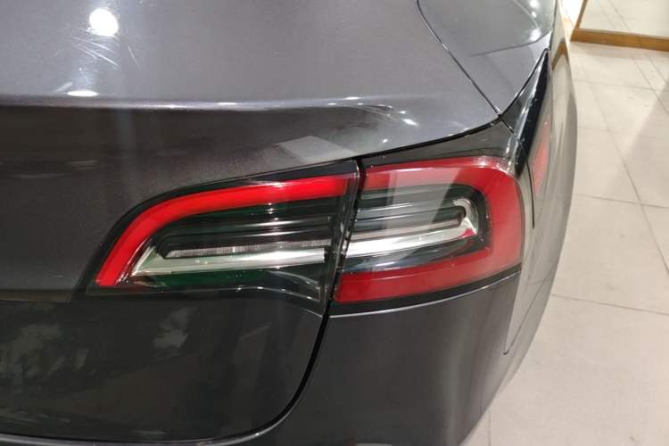 Used Tesla Model 3 2021 Standard Range Rear-Wheel Drive Upgraded Version 3D6 Right Rear Taillight