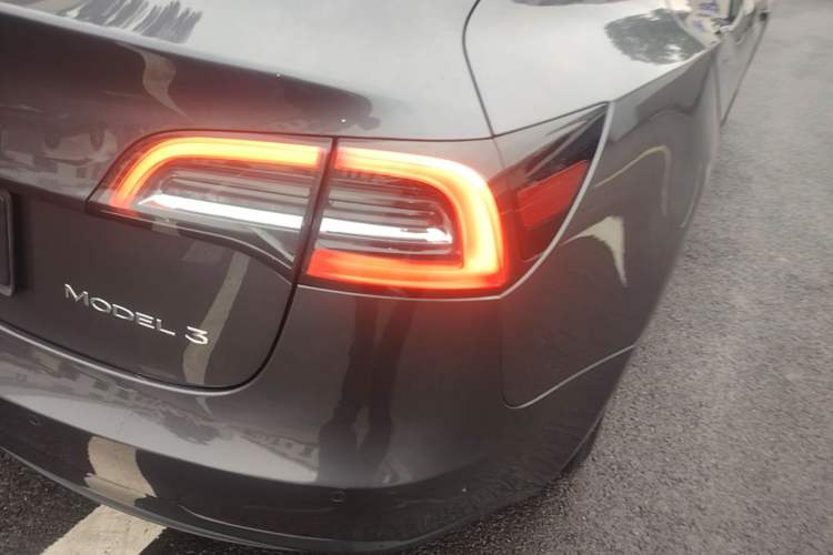 Used Tesla Model 3 2021 Standard Range Rear-Drive Upgraded Version Right Rear Taillight