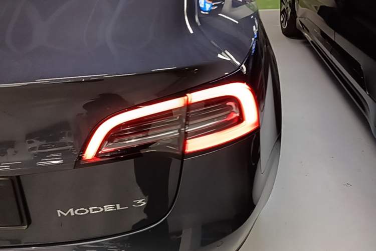 Used Tesla Model 3 2021 Standard Range Rear-Drive Upgraded Version Right Rear Taillight