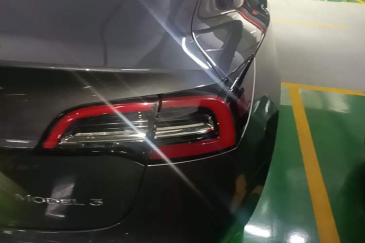 Used Tesla Model 3 2021 Standard Range Rear-Drive Upgraded Version Right Rear Taillight