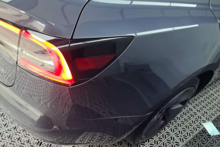 Used Tesla Model 3 2021 Standard Range Rear-Wheel Drive Upgraded Version 3D6 Right Rear Taillight