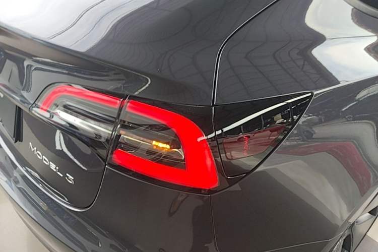 Used Tesla Model 3 2021 Standard Range Rear-Drive Upgraded Version Right Rear Taillight