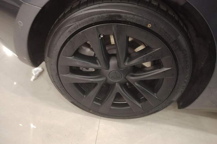 Used Tesla Model 3 2021 Standard Range Rear-Drive Upgraded Version Right Rear Wheel Hub