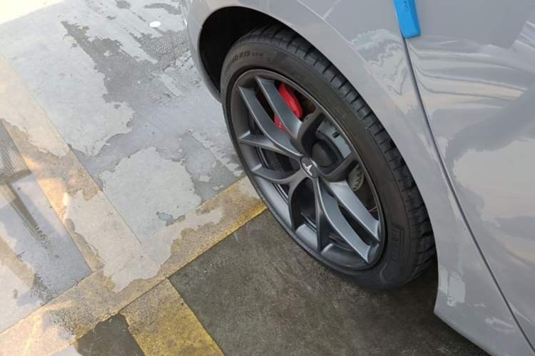 Used Tesla Model 3 2021 Revised Version II – Performance High-Performance All-Wheel-Drive Edition Right Rear Wheel Hub