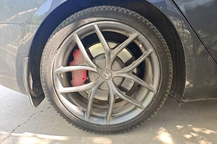 Used Tesla Model 3 2021 Performance High-Performance All-Wheel-Drive Version Right Rear Wheel Hub