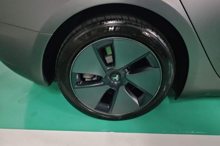 Used Tesla Model 3 2021 Standard Range Rear-Drive Upgraded Version Right Rear Wheel Hub