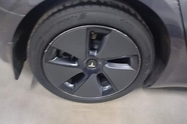 Used Tesla Model 3 2021 Standard Range Rear-Drive Upgraded Version Right Rear Wheel Hub