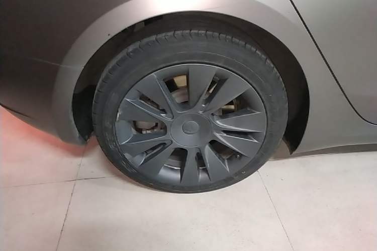 Used Tesla Model 3 2021 Standard Range Rear-Wheel Drive Upgraded Version 3D6 Right Rear Wheel Hub