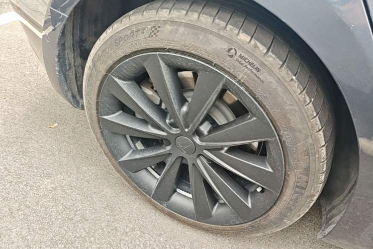 Used Tesla Model 3 2021 Standard Range Rear-Wheel Drive Upgraded Version 3D6 Right Rear Wheel Hub