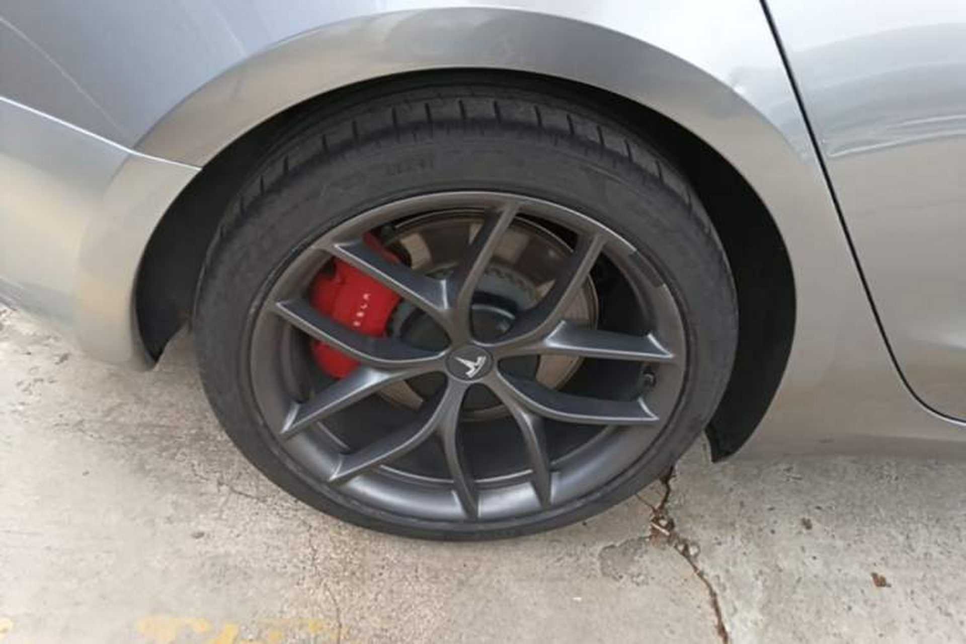 Used Tesla Model 3 2021 Performance High-Performance All-Wheel-Drive Version Right Rear Wheel Hub