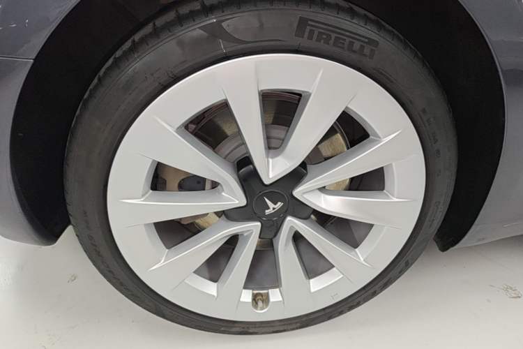 Used Tesla Model 3 2021 Standard Range Rear-Drive Upgraded Version Right Rear Wheel Hub